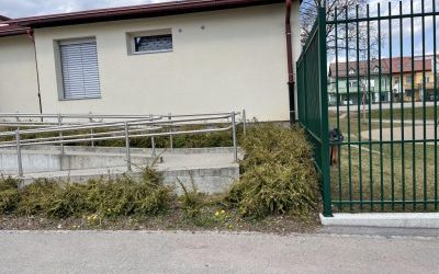 3. Slike obstoječe kovinske ograje